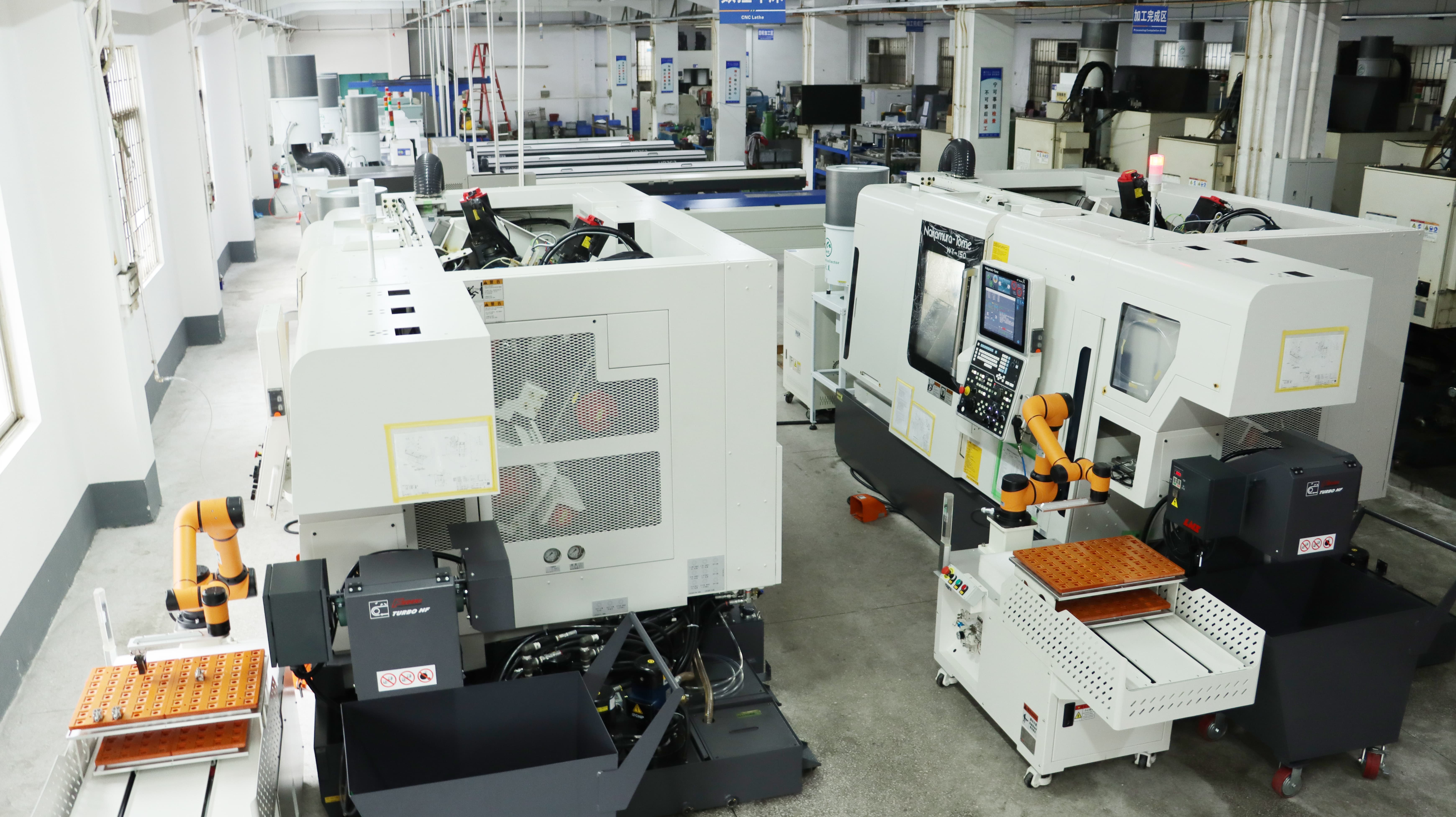 Máy tiện CNC